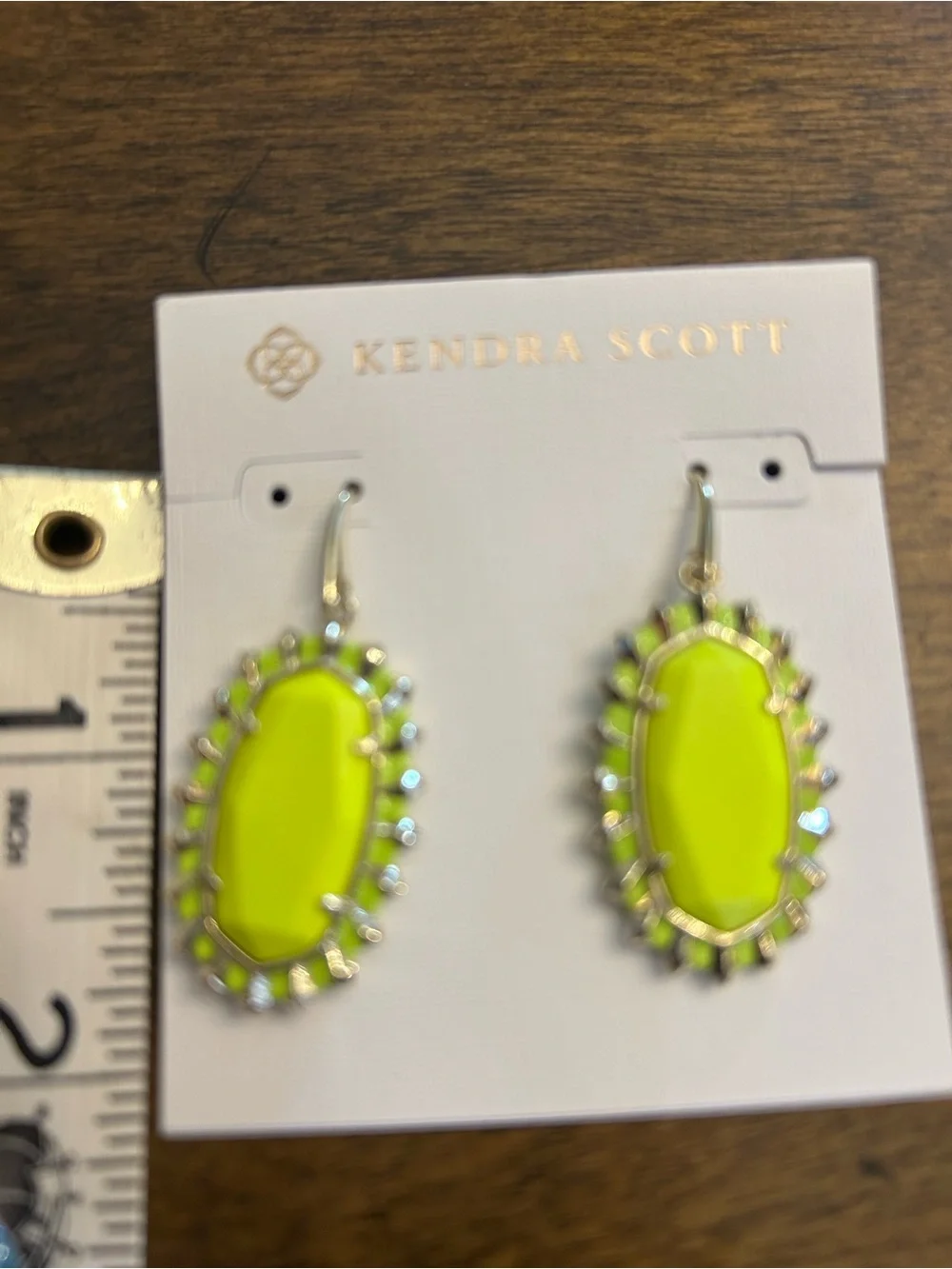 Kendra Scott Chartreuse Elle Drop Earrings in Bright Yellow-Green